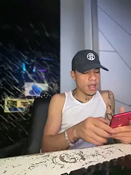 Osiiriis online show from 02-25-25, 04:57