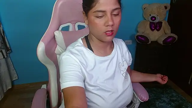 Snapshot of Candela-Smith chatting on 02-26-26, 10:10 Candela-Smith online show from 02-26-26, 10:10