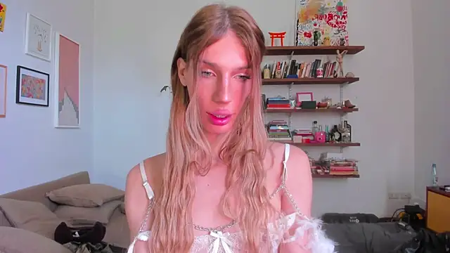 Snapshot of AliceSnowCatt chatting on 09-14-25, 04:07 AliceSnowCatt online show from 09-14-25, 04:07