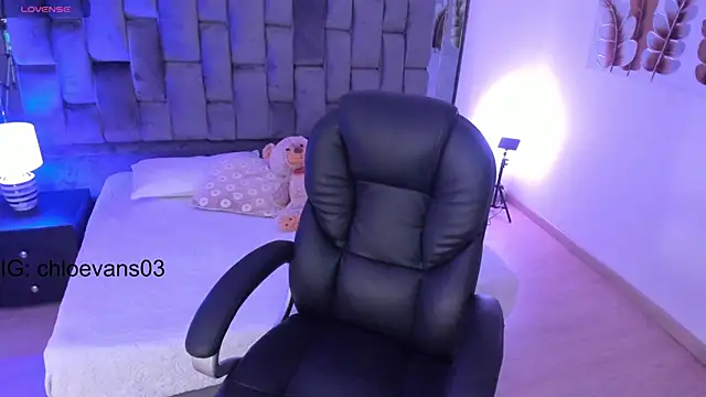 Chloe evans   online show from 03-19-25, 11:39