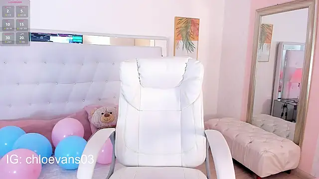 Chloe evans   online show from 09-18-25, 11:57