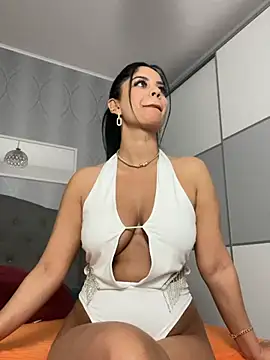  adelle online show from 06-18-26, 11:37