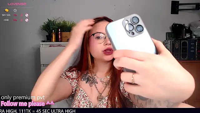 Snapshot of me__hanna chatting on 10-06-25, 11:38 me hanna online show from 10-06-25, 11:38