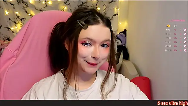 Snapshot of me__hanna chatting on 01-28-25, 10:56 me hanna online show from 01-28-25, 10:56