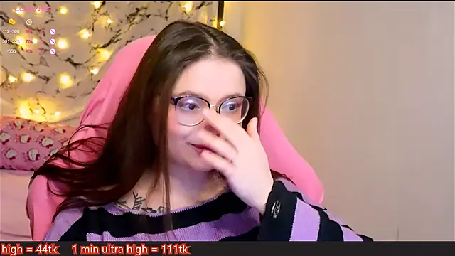 Snapshot of me__hanna chatting on 01-22-25, 11:10 me hanna online show from 01-22-25, 11:10