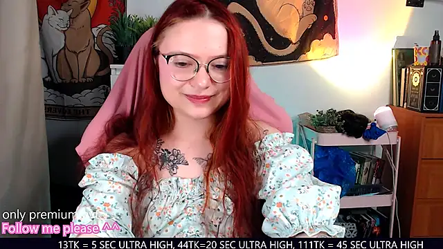 Snapshot of me__hanna chatting on 09-24-25, 05:08 me hanna online show from 09-24-25, 05:08