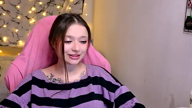 Snapshot of me__hanna chatting on 02-12-25, 11:30 me hanna online show from 02-12-25, 11:30