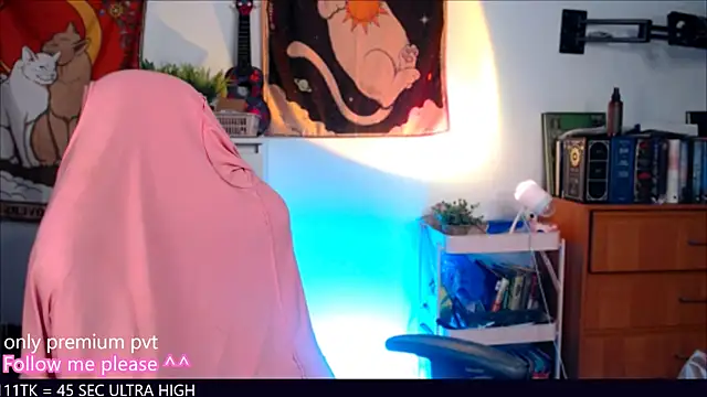 Snapshot of me__hanna chatting on 09-09-25, 10:52 me hanna online show from 09-09-25, 10:52