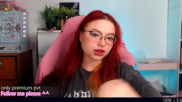 Snapshot of me__hanna chatting on 11-10-25, 12:15 me hanna online show from 11-10-25, 12:15