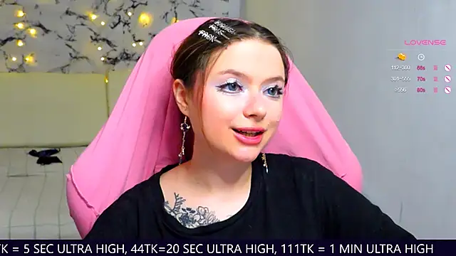 Snapshot of me__hanna chatting on 03-06-25, 01:37 me hanna online show from 03-06-25, 01:37