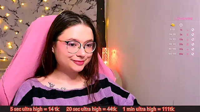 Snapshot of me__hanna chatting on 02-18-25, 12:48 me hanna online show from 02-18-25, 12:48