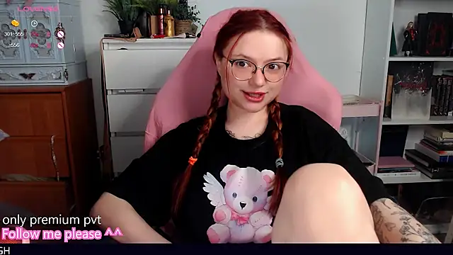 Snapshot of me__hanna chatting on 11-05-25, 10:35 me hanna online show from 11-05-25, 10:35