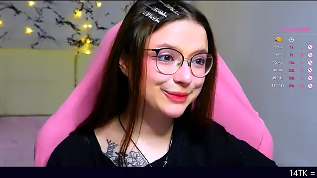 Snapshot of me__hanna chatting on 03-09-25, 11:25 me hanna online show from 03-09-25, 11:25