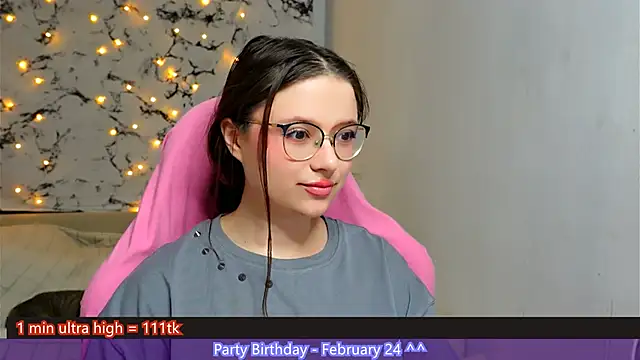 Snapshot of me__hanna chatting on 02-23-25, 09:05 me hanna online show from 02-23-25, 09:05