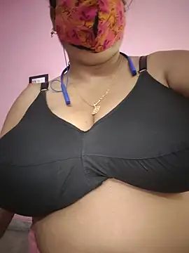 Snapshot of Kayra_34 chatting on 06-26-26, 03:23 Kayra 34 online show from 06-26-26, 03:23