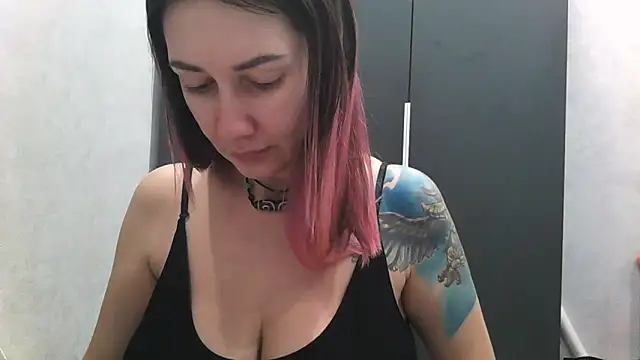 BlueXOwl online show from 10-30-25, 06:05