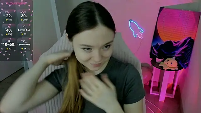 Snapshot of Florence_meow chatting on 02-19-25, 07:50 Florence meow online show from 02-19-25, 07:50