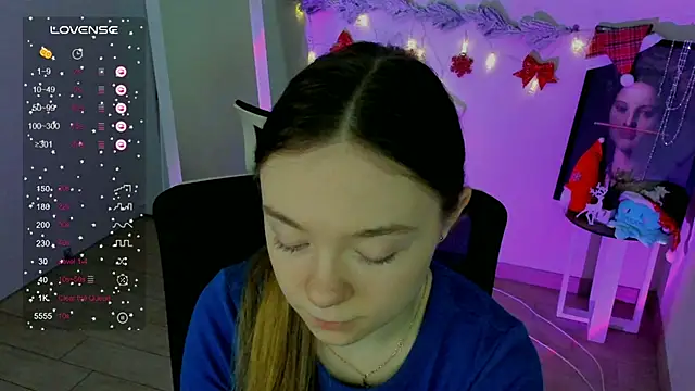 Snapshot of Florence_meow chatting on 12-17-24, 07:28 Florence meow online show from 12-17-24, 07:28