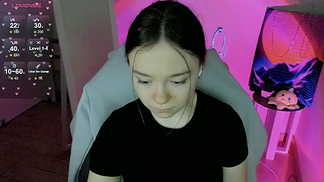 Snapshot of Florence_meow chatting on 02-22-25, 07:34 Florence meow online show from 02-22-25, 07:34