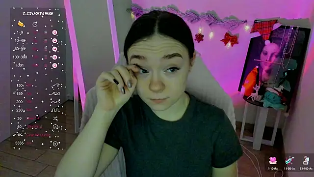 Snapshot of Florence_meow chatting on 12-29-24, 07:28 Florence meow online show from 12-29-24, 07:28