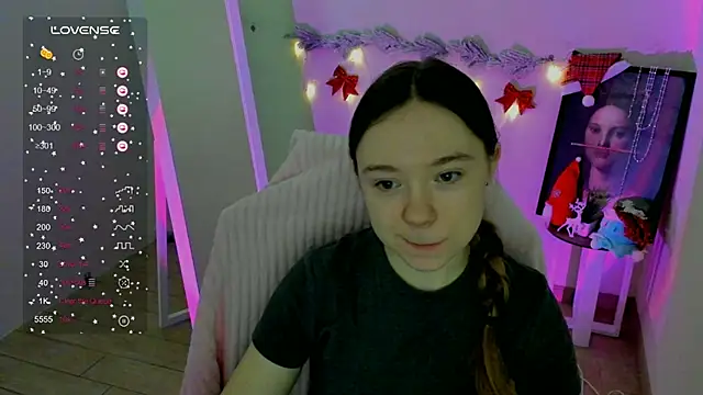 Snapshot of Florence_meow chatting on 12-13-24, 07:36 Florence meow online show from 12-13-24, 07:36