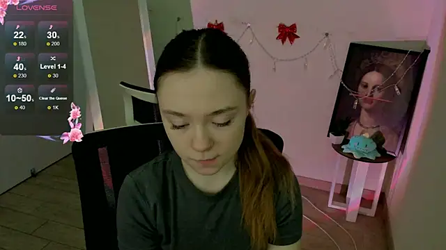 Snapshot of Florence_meow chatting on 02-07-25, 08:22 Florence meow online show from 02-07-25, 08:22