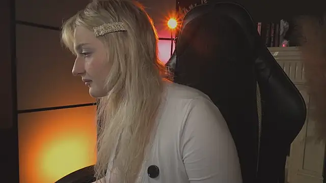ELLIEJAY online show from 06-19-26, 05:46