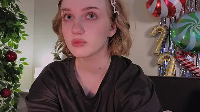 ELLIEJAY online show from 12-17-25, 05:23