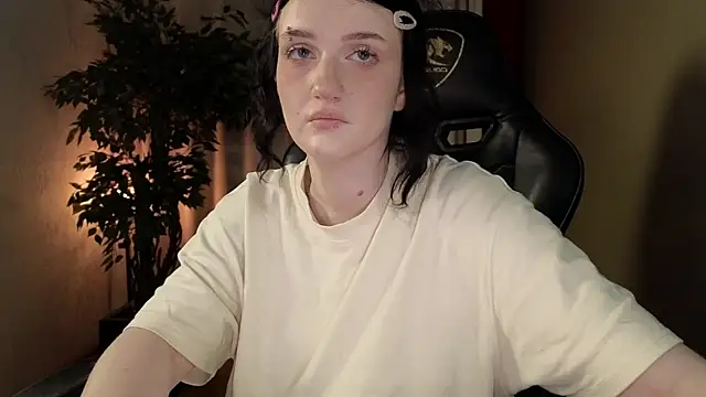 ELLIEJAY online show from 10-04-25, 05:09