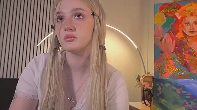 ELLIEJAY online show from 04-18-26, 05:32