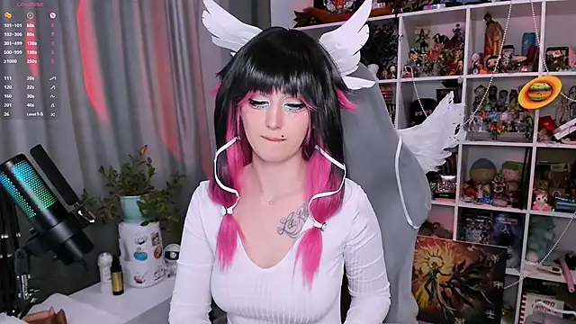 Snapshot of ohclementine chatting on 02-18-26, 02:46 ohclementine online show from 02-18-26, 02:46