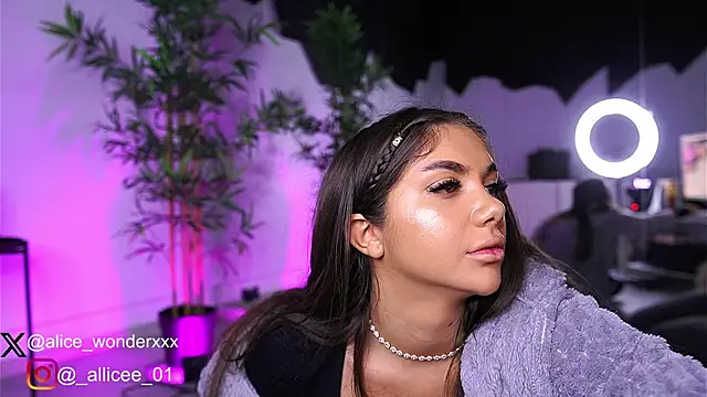 VanessaSimon online show from 03-19-25, 06:03