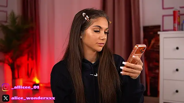 VanessaSimon online show from 11-28-25, 06:35