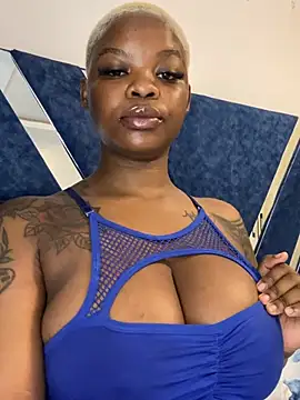 Snapshot of SexxyLunar chatting on 05-23-26, 01:15 SexxyLunar online show from 05-23-26, 01:15