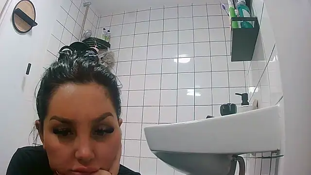 magical mia online show from 09-28-25, 04:47
