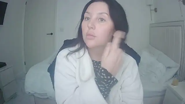 Snapshot of magical_mia chatting on 02-10-26, 02:05 magical mia online show from 02-10-26, 02:05