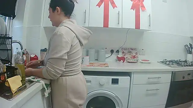 magical mia online show from 12-17-25, 09:03