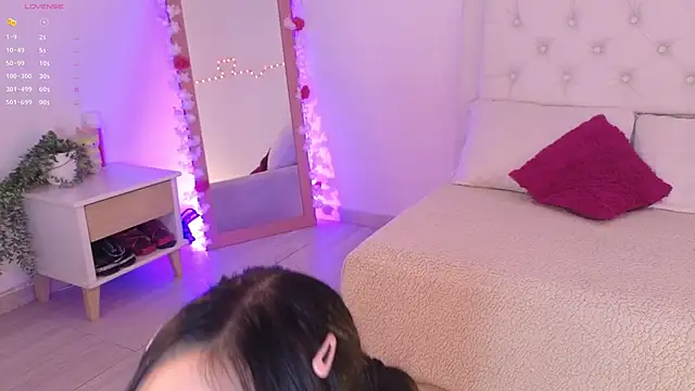 little kawaiigirl  online show from 05-02-26, 03:45
