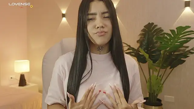 miagomezweb1 online show from 11-04-25, 12:53