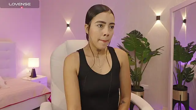 miagomezweb1 online show from 10-11-25, 01:34