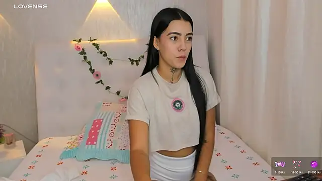 miagomezweb1 online show from 03-21-25, 01:12