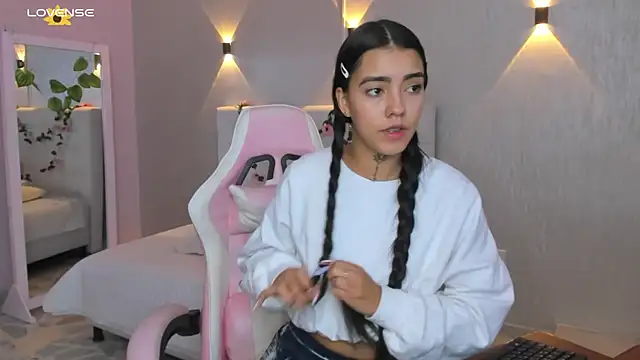 miagomezweb1 online show from 03-14-25, 01:46