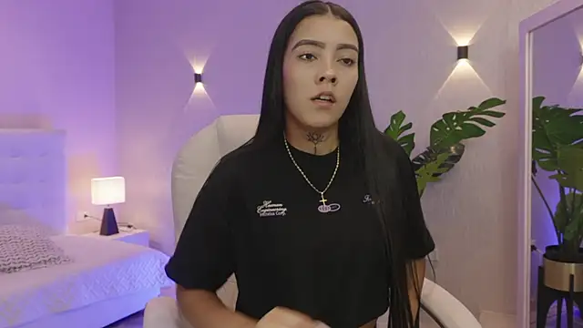 miagomezweb1 online show from 11-28-25, 02:39