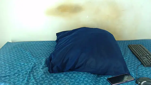 Snapshot of FAT_ASS27 chatting on 06-27-26, 01:22 FAT ASS27 online show from 06-27-26, 01:22