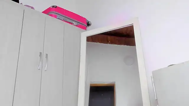 Kendall Hotsexy x online show from 04-14-26, 07:57