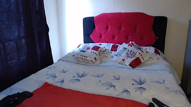 Crystal milkmature online show from 04-04-26, 07:20