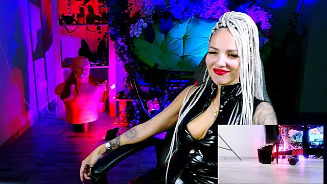 MonicaMaxwel online show from 11-08-25, 10:52