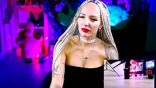 MonicaMaxwel online show from 11-15-25, 10:52