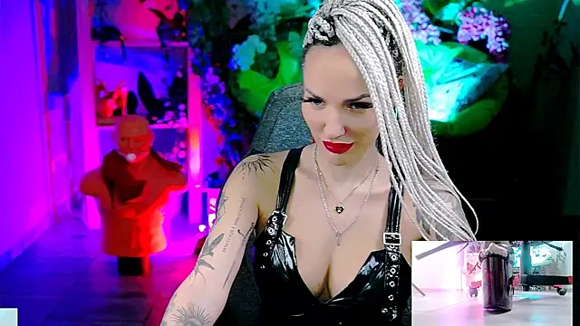 MonicaMaxwel online show from 12-14-25, 10:43