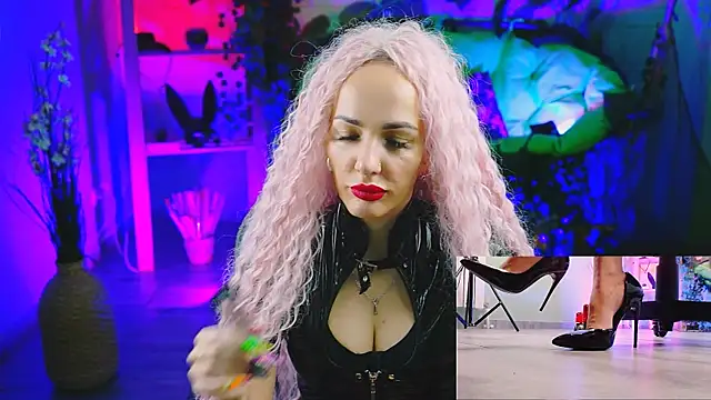 Snapshot of MonicaMaxwel chatting on 03-22-25, 11:42 MonicaMaxwel online show from 03-22-25, 11:42
